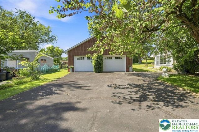 1235 Oakwood Drive, Hanover Twp, PA 18017