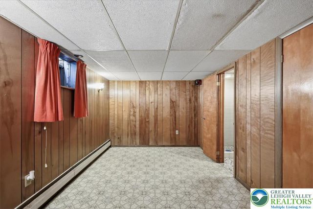 1235 Oakwood Drive, Hanover Twp, PA 18017