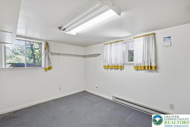 1235 Oakwood Drive, Hanover Twp, PA 18017