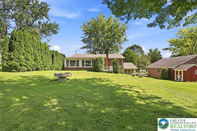 1235 Oakwood Drive, Hanover Twp, PA 18017