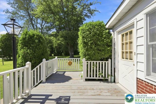 1235 Oakwood Drive, Hanover Twp, PA 18017