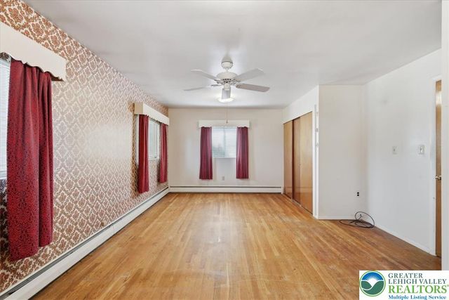 1235 Oakwood Drive, Hanover Twp, PA 18017