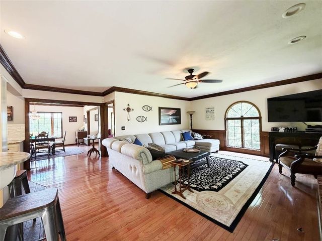 2501 Acorn Court, Franklin Park, PA 15090