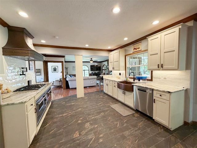 2501 Acorn Court, Franklin Park, PA 15090