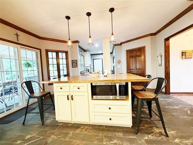 2501 Acorn Court, Franklin Park, PA 15090