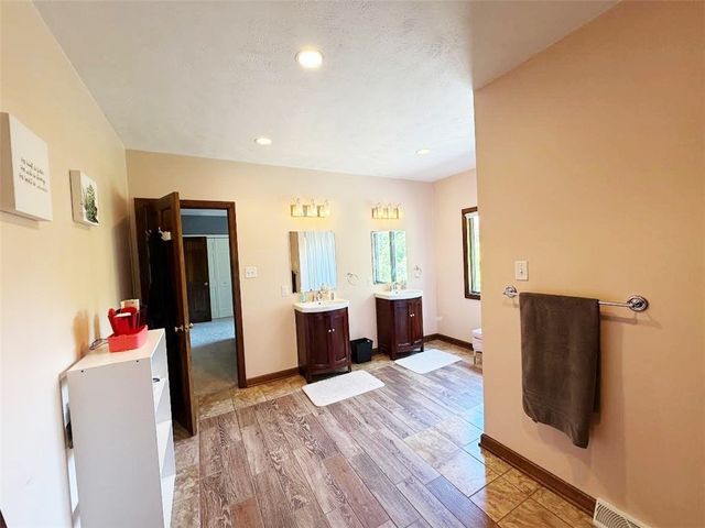 2501 Acorn Court, Franklin Park, PA 15090