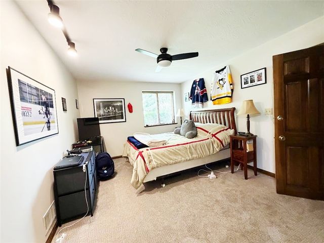 2501 Acorn Court, Franklin Park, PA 15090