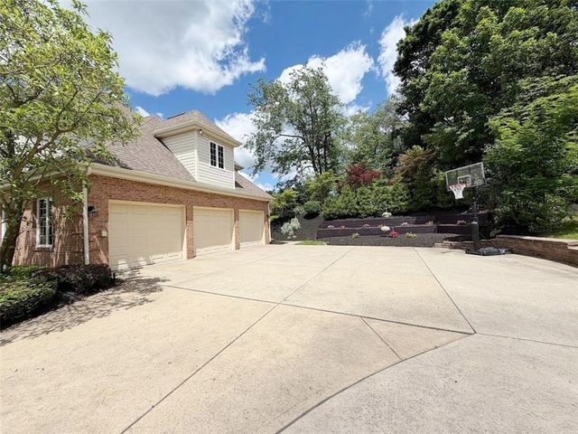 2501 Acorn Court, Franklin Park, PA 15090
