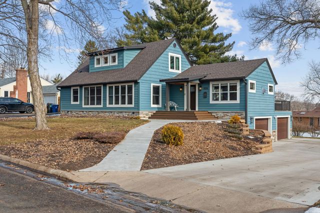 1108 Quebec Avenue N, Golden Valley, MN 55427