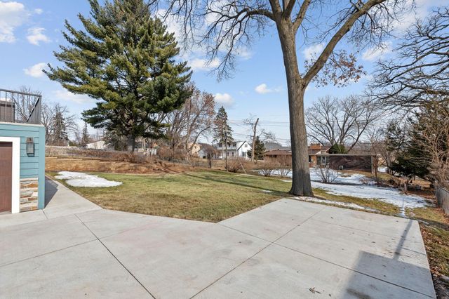 1108 Quebec Avenue N, Golden Valley, MN 55427