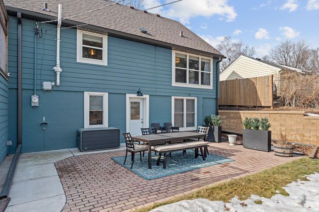 1108 Quebec Avenue N, Golden Valley, MN 55427