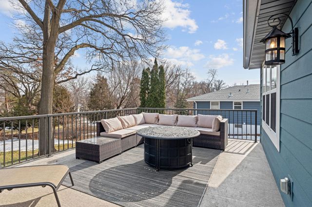 1108 Quebec Avenue N, Golden Valley, MN 55427