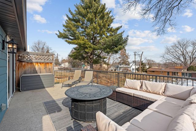 1108 Quebec Avenue N, Golden Valley, MN 55427