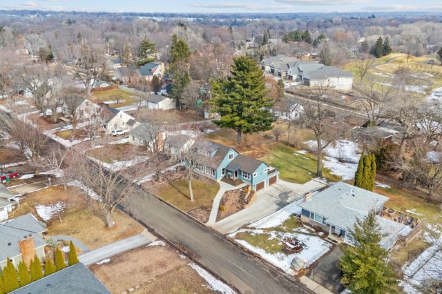 1108 Quebec Avenue N, Golden Valley, MN 55427