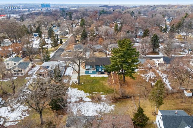 1108 Quebec Avenue N, Golden Valley, MN 55427