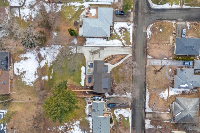 1108 Quebec Avenue N, Golden Valley, MN 55427