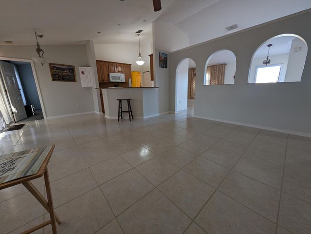 531 SW Bradshaw Circle, Port St. Lucie, Port St Lucie, FL 34953