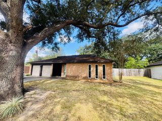 527 Kingsbury Lane, Friendswood, TX 77546