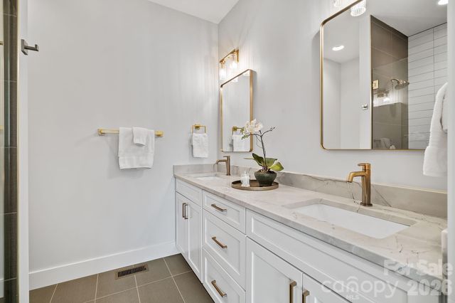 9 Gudger Road, Asheville, NC 28806