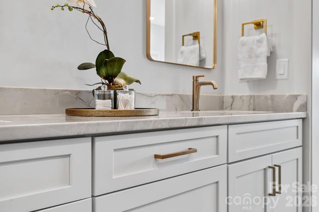 9 Gudger Road, Asheville, NC 28806