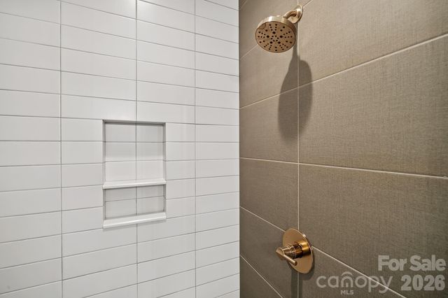 9 Gudger Road, Asheville, NC 28806