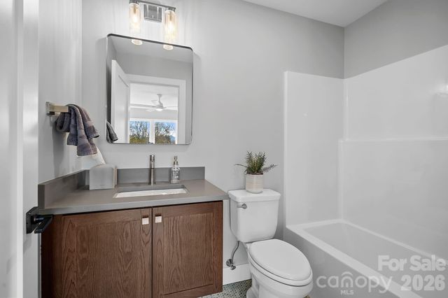 9 Gudger Road, Asheville, NC 28806