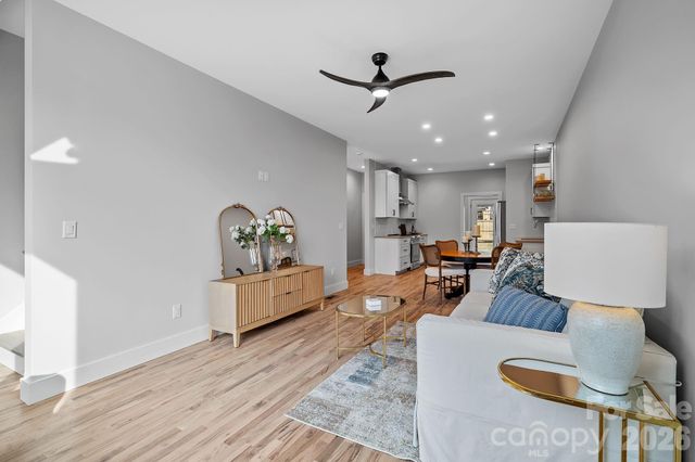 9 Gudger Road, Asheville, NC 28806