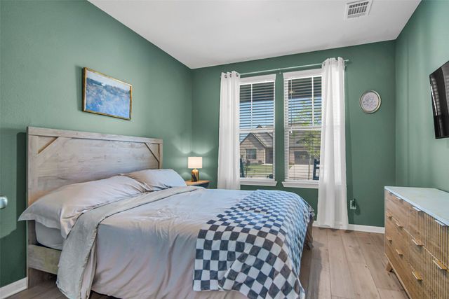 611 Metallic Tree Lane, Van Alstyne, TX 75495