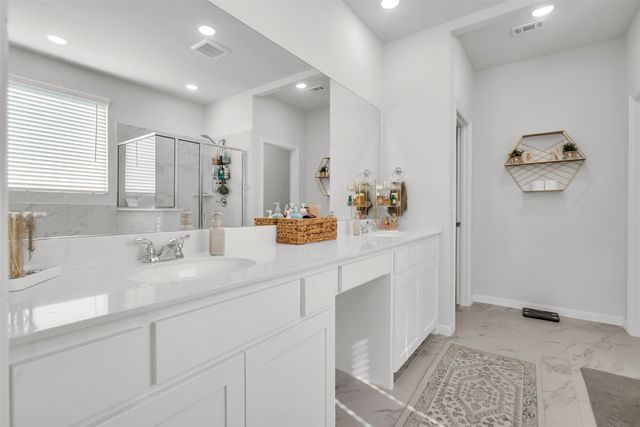 611 Metallic Tree Lane, Van Alstyne, TX 75495