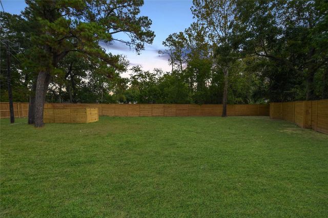 206 Faust Lane, Houston, TX 77024