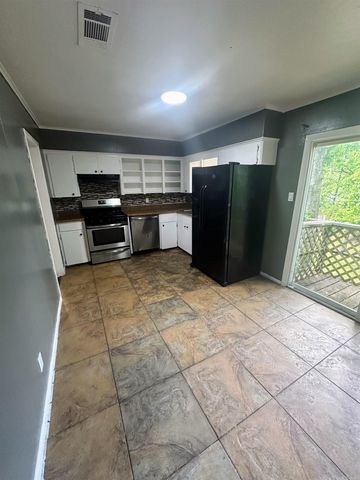 417 Lindenhurst, North Little Rock, AR 72118