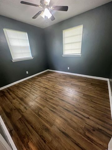 417 Lindenhurst, North Little Rock, AR 72118