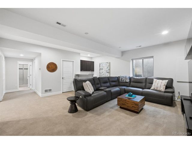 7840 E 32nd Ave, Denver, CO 80238