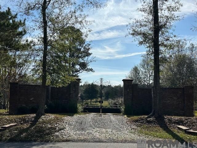8924 Peterson Rd, St Francisville, LA 70775