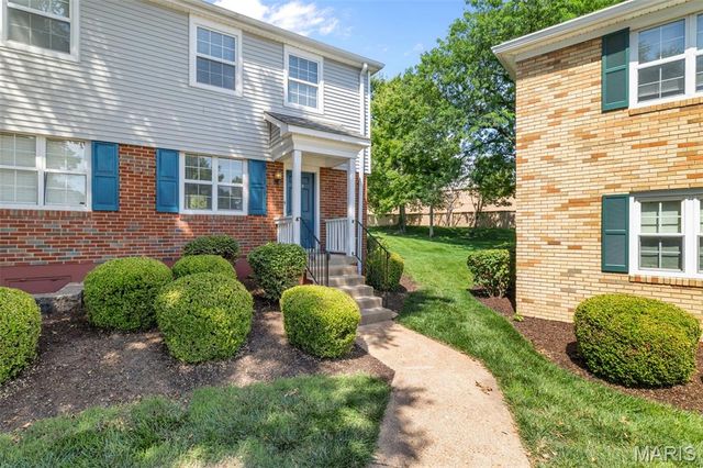 8813 Wrenwood Lane, St Louis, MO 63144