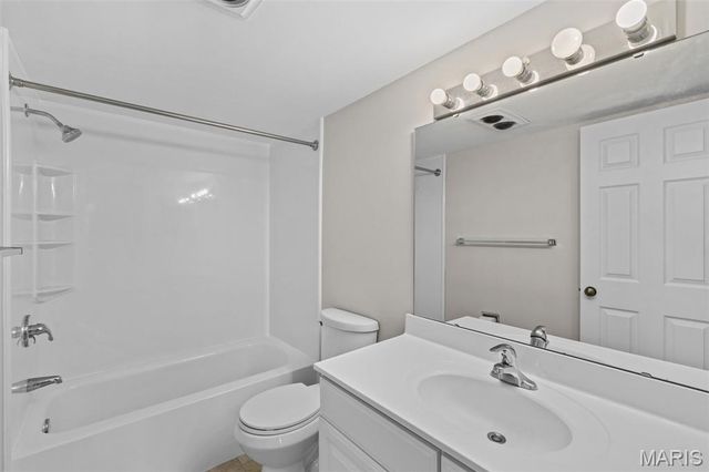 8813 Wrenwood Lane, St Louis, MO 63144