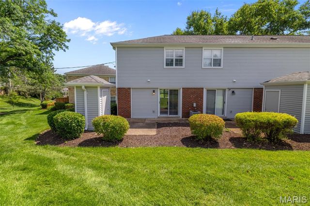 8813 Wrenwood Lane, St Louis, MO 63144