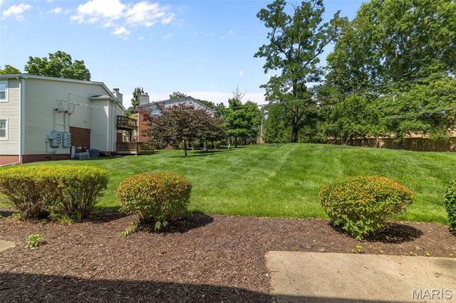8813 Wrenwood Lane, St Louis, MO 63144