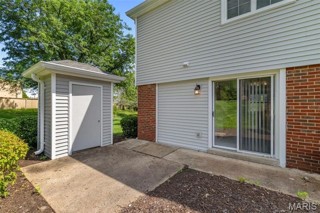 8813 Wrenwood Lane, St Louis, MO 63144