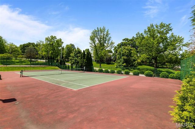 8813 Wrenwood Lane, St Louis, MO 63144