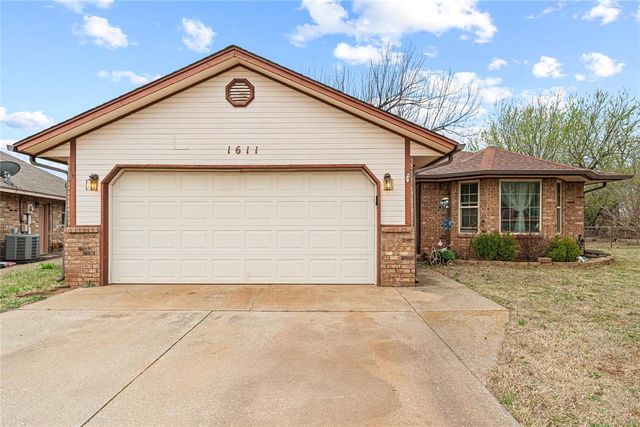 1611 N Orchard Terrace, Mustang, OK 73064