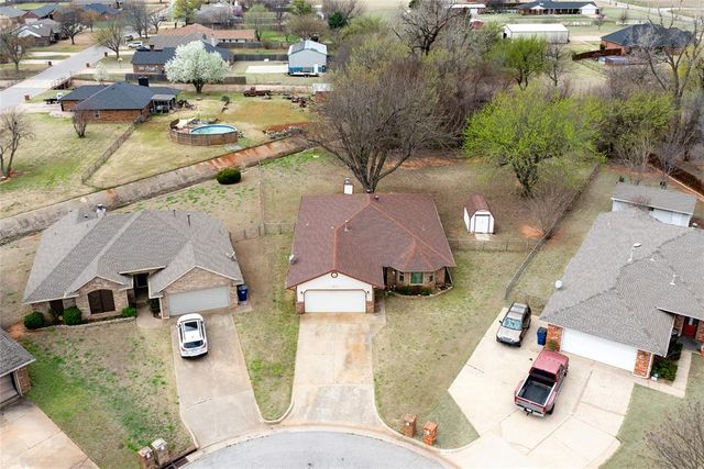 1611 N Orchard Terrace, Mustang, OK 73064