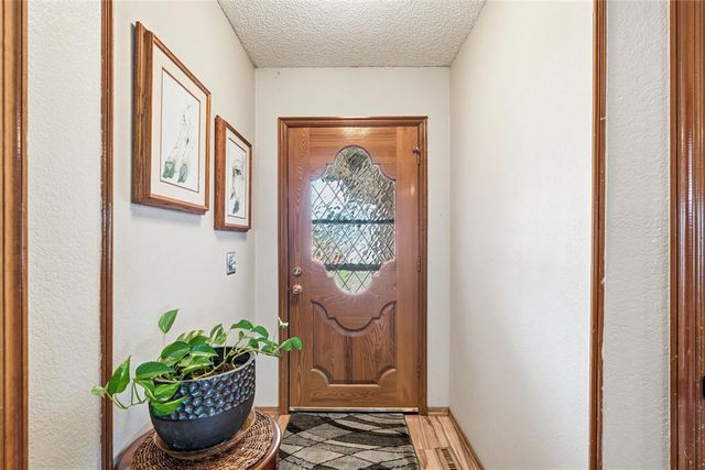 1611 N Orchard Terrace, Mustang, OK 73064