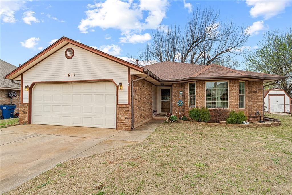 1611 N Orchard Terrace, Mustang, OK 73064