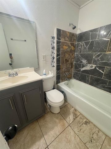 9113 Oak Knoll Lane, Houston, TX 77078