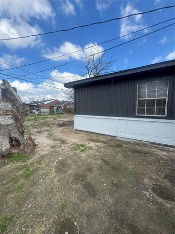 9113 Oak Knoll Lane, Houston, TX 77078