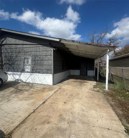 9113 Oak Knoll Lane, Houston, TX 77078