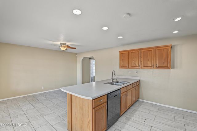 810 S Sarnoff Drive, Tucson, AZ 85710