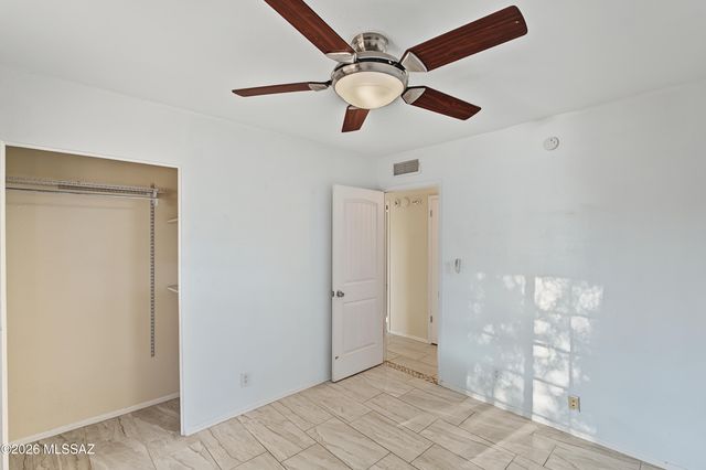 810 S Sarnoff Drive, Tucson, AZ 85710
