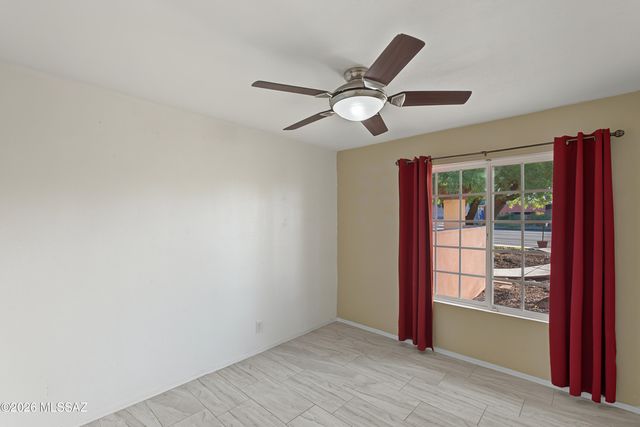 810 S Sarnoff Drive, Tucson, AZ 85710